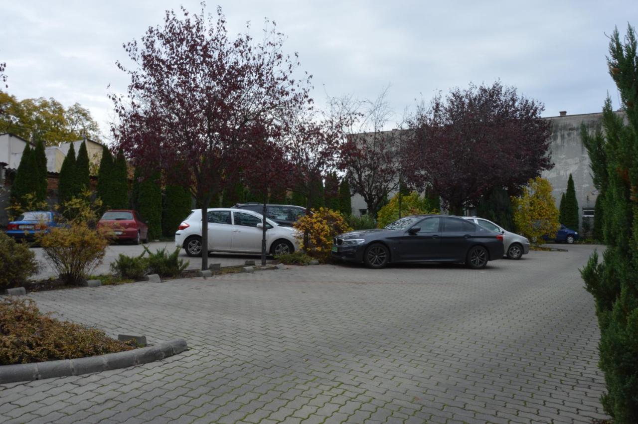 Hotel Óbester Debrecen Exterior foto